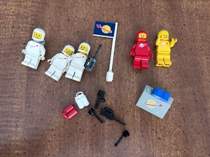 LOT 5 Lego Spaceman Minifigure Minifigs Classic Space Vintage accessories Flag - Picture 1 of 7