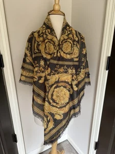 Mantón de lana Versace nuevo con etiquetas - Imagen 1 de 9