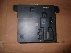 Mercedes Clase E W211 - MÓDULO DE CONTROL PUERTA TRASERA - IZQUIERDO PASAJERO 2118201526 - Imagen 1 de 1