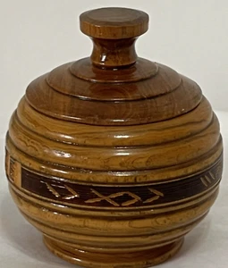 HANDCRAFTED ROUND HONEY POT TRINKET JAR WOOD DECORATIVE CARVING W/LID 3.5 IN TAL - Picture 1 of 15