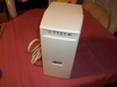 TRIPP-LITE OMNISMART700 LINE INTERACTIVE UNINTERRUPTIBLE POWER SUPPLY UPS  - Image 1 of 2