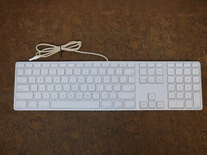 Genuine Apple A1243 Wired White Mac Standard USB Keyboard w/ Numeric Keypad ➣ - Photo 1/16
