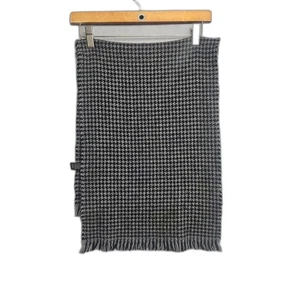 Men's Banana Republic Cashmere Angora Blend Houndstooth Black on Grey Scarf - Picture 1 of 4
