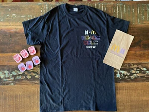 McDonald's BTS Employee Crew T-Shirt M 6 BTS Sauces 3 Cajun 3 Sweet Chili 1 Bag - Picture 1 of 10