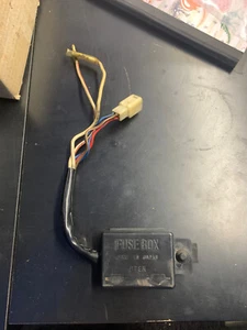 1977-81 KZ1000 1000 KAWASAKI FUSE BOX 26004-1006 - Picture 1 of 7