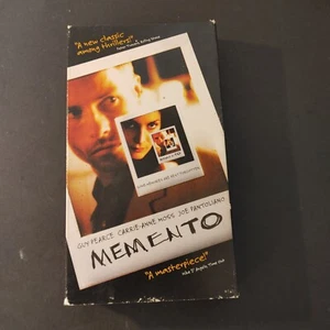 Momento VHS VCR Tape Movie - Picture 1 of 2