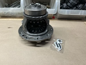 94-01 Acura Integra 5spd M/T Differential B18 - Picture 1 of 3