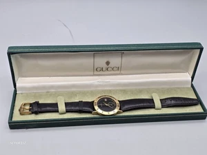 Reloj Gucci 3800M Chapado en Oro Número Romano - Negro Para Reparación O Reparaciones - Imagen 1 de 14