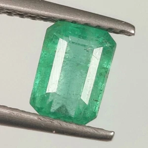 0.96 CT - Natural Emerald Octagon Shape Top Luster Gem Zambian - 7542 - Picture 1 of 3