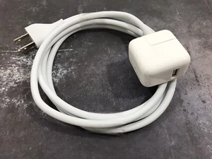 Adaptador de corriente USB Apple 10W OEM con extensión de alimentación de 3 clavijas de 6’ Cord Modelo A1357 - Imagen 1 de 4