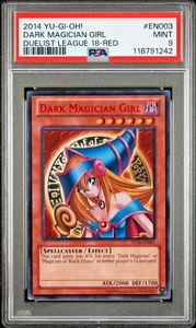 PSA 9 DL18-EN003 Chica Maga Oscura Lámina Roja Texto Duelista Liga 18 2014 Yugioh - Imagen 1 de 2