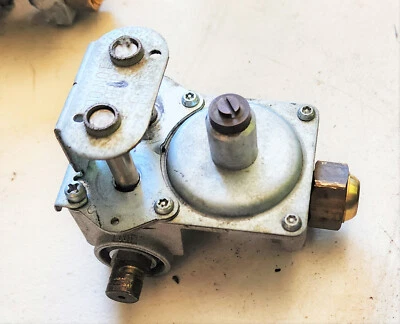 Speed Queen Dryer Gas Valve D510506P - Image 1 of 3