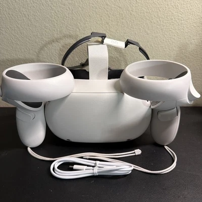 Meta Quest 2 Oculus VR 128 GB All In One Virtual Reality VR Headset, Controllers - Image 1 of 4