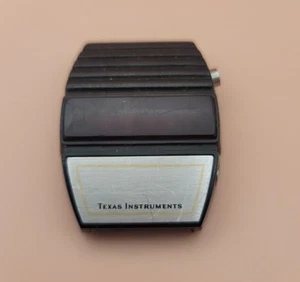 Texas Instruments LED Rot Digital Herrenuhr 7708 54B-1 - Bild 1 von 7