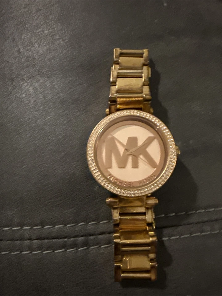 Reloj Michael Kors Oro Rosa Pre-Loved Necesita Batería Excelente Estado Foto 1 de 4
