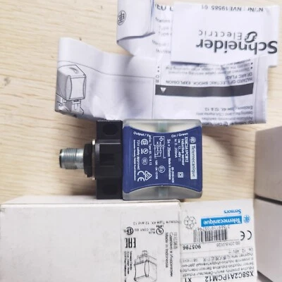 1PC Schneider XS8C2A1PCM12 - Image 1 of 3