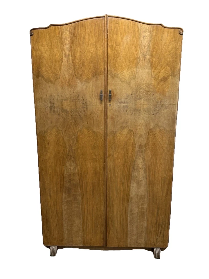 Armario muebles de mediados de siglo BURR WALNUT Andrew Thompson & Sons Glasgow Foto 1 de 4