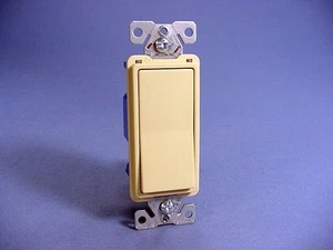 Cooper Ivory RESIDENTIAL 4-Way Decorator Rocker Light Switch Control 15A 7504V - Picture 1 of 5