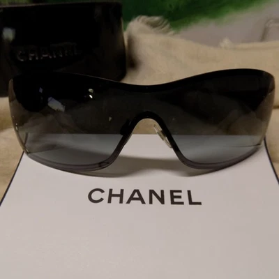 CHANEL Vtg CAMELLIA 4164B 108/8G BLACK SHIELD SWAROVSKI CRYSTAL SUNGLASSES - Image 1 of 4