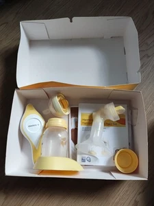 Medela Harmony Manual Pump And Feed Set Used - Picture 1 of 2