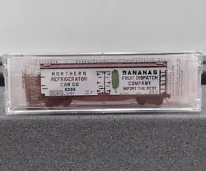 Micro Trains N Scale Bananas Fruit Dispatch Company 40' Wood Reefer - NRCC 6399 - Picture 1 of 9