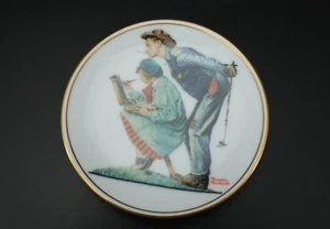 Placa de coleccionista Norman Rockwell THE CRIT porcelana miniatura 1983 vintage - Imagen 1 de 9