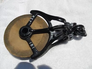 Antique Vintage Cast Iron Hay Trolley Line Barn Pulley Farm Tool Powdercoated - Picture 1 of 16
