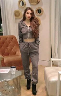 NUEVO Conjunto de sudadera y pantalones con capucha y cremallera recortados de punto gris (S, M) Foto 1 de 3