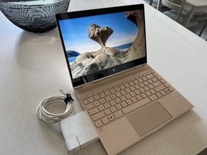 HP Spectre x360 13.3 FHD Touch Gorilla Glass i7-8550U 16GB RAM 1TB SSD Rose Gold - Picture 1 of 11