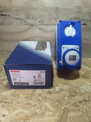 Gewiss GW 66 204N Interlocked Socket outlet 16 a240v 3pin - Image 1 of 4