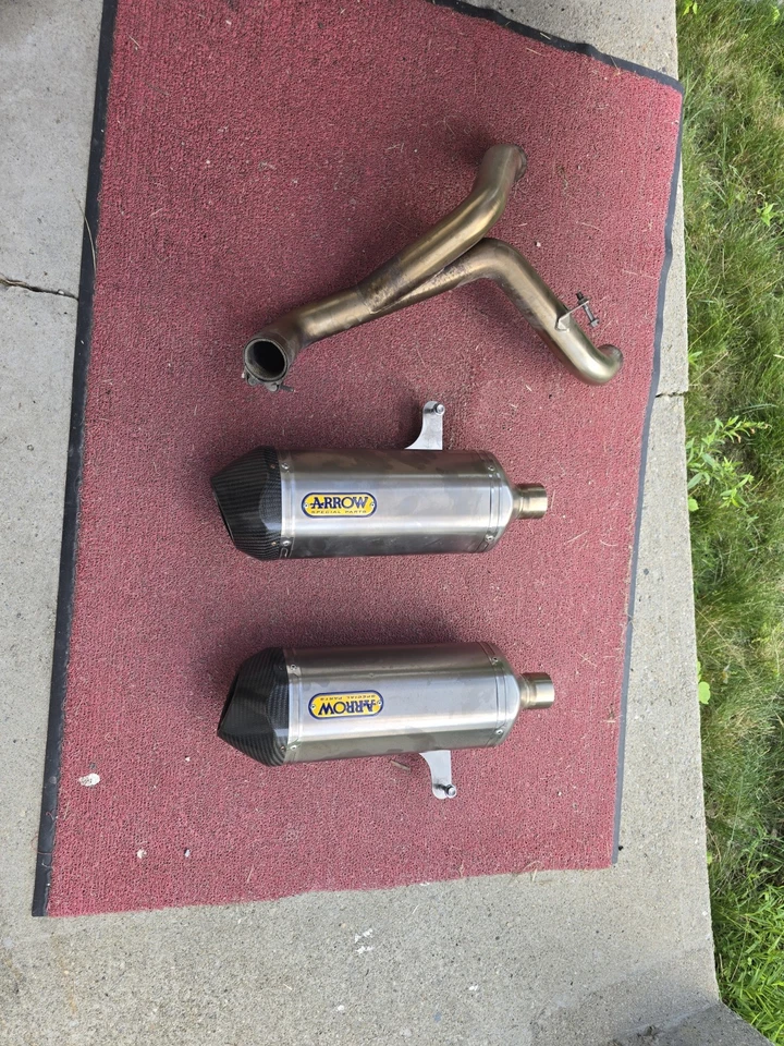 Triumph Arrow Dual Exhausts – 2016+ Speed Triple 1050 S / R / RS - Image 1 of 4