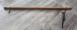 Antike gefederte Fensterrollorolle aus Holz - geborgene Fensterrolle - Bild 1 von 3