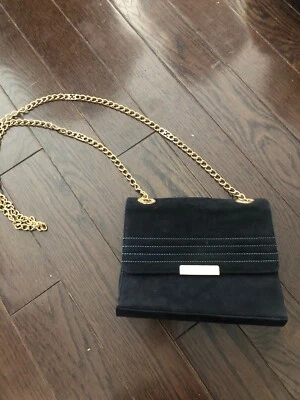Bolso Bandolera Pequeño Gamuza Negro Escada Cadena Tono Dorado Herrajes Foto 1 de 4