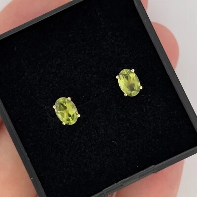 9ct Yellow Gold 1ct Peridot Stud Earrings Hallmarked - Image 1 of 4