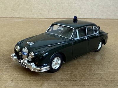 Vanguards Jaguar MK2 Somerset Police, 1:43 Scale, Die Cast, VA08400, Green. - Image 1 of 4