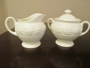 Azúcar y crema Wedgwood Wellesley blanco roto marfil con tapa - Imagen 1 de 8