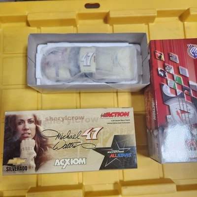 Camión de carreras Chevy Silverado A13 1:24 Sheryl Crow de acción Michael Waltrip #47 Foto 1 de 2