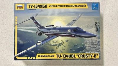 Kit Modelo Zvezda 1/144 Tupolev Tu-134UBL "Crusty-B" Nuevo en Caja 7036 Foto 1 de 4