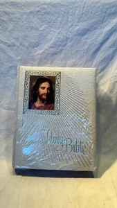 Family Holy Bible Large White Heirloom Edition Gold Edges Presentation  - Imagen 1 de 8