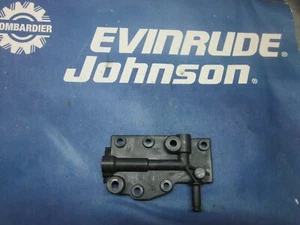 JOHNSON EVINRUDE 6 8 9.9 15 20 25 30 35 HP IDLE CIRCUIT COVER PLATE 436316 1993  - Picture 1 of 5