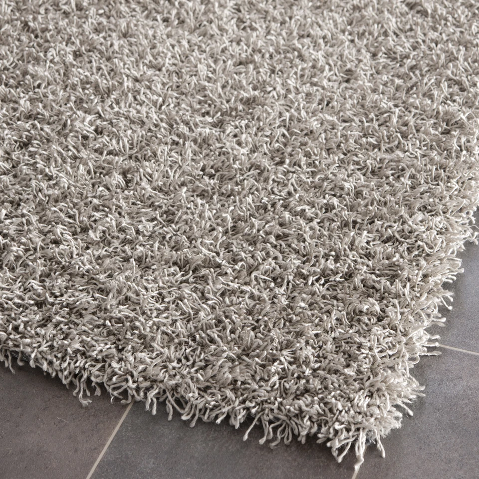 Safavieh Hand-Tufted SILVER Plush Shag Area Rugs - SG851S - Image 1 of 1