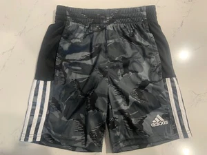 NWT- Boys Camo Adidas Shorts Size 8. - Picture 1 of 5