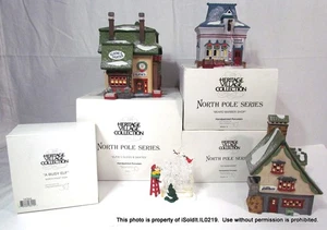 LOT 4 DEPT 56 HERITAGE VILLAGE & NORTH POLE SERIES Elf Bunkhouse, Schlitten & Schlittschuhe - Bild 1 von 7