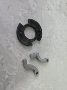 Bugaboo Cameleon 1 & 2 Locking disc & Pins RIGHT (Non Brake side) Chassis - Picture 1 of 2