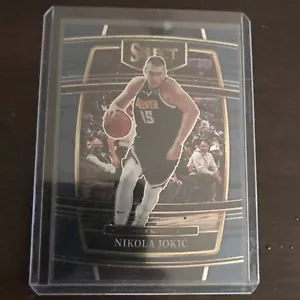 2021-22 Panini Select - Concourse Blue Prizm #82 Nikola Jokić - Bild 1 von 2