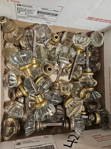 Large Lot of 42 Antique Vintage Glass Crystal Door Knobs - Bild 1 von 20