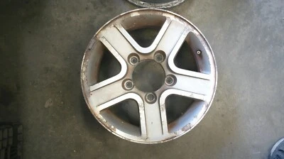 2004 CHEVROLET GEO TRACKER ALUMINUM 5 SPOKE WHEEL - Image 1 of 2