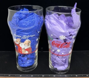 Coca Cola Vintage 1997 HAPPY HOLIDAYS SANTA CLAUS 16oz Christmas Glass - Picture 1 of 8