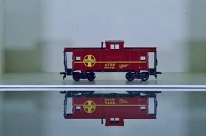 Bachmann — HO Scale — Sante Fe ATSF Railroad Wide Vision Caboose 999246 Vintage - Picture 1 of 8