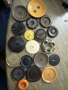 Vintage Big Buttons In Lot 19 Pieces - Picture 1 of 12